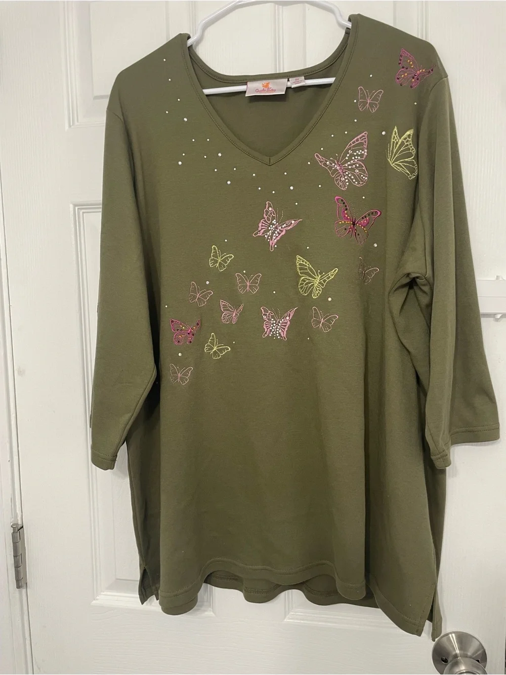 Quacker Factory Olive Green Tunic Top with Butterflies Embellishments 2XL Plus - Picture 1 of 5
